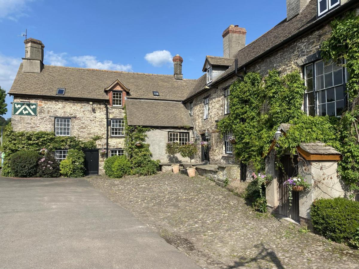 Three Cocks Hotel Brecon Exterior photo